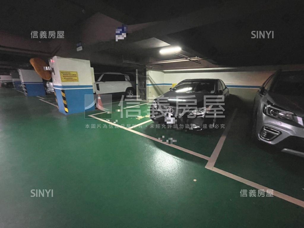 ［第一道］坡道平面車位房屋室內格局與周邊環境