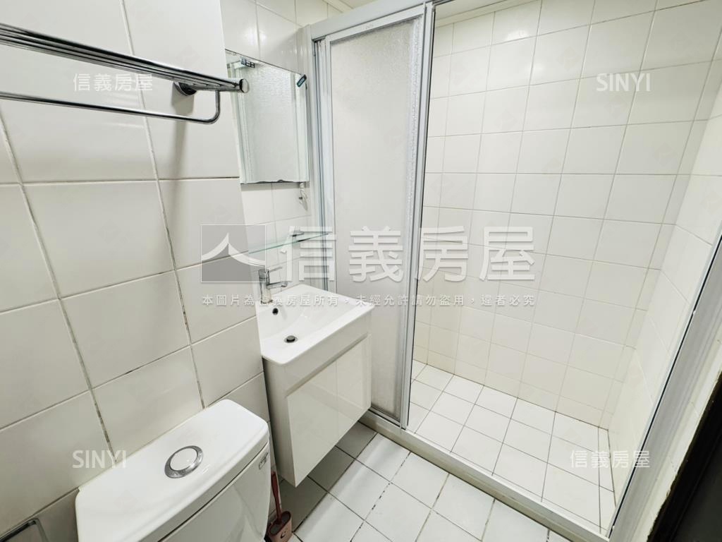 面文昌國小靓三房有車位房屋室內格局與周邊環境