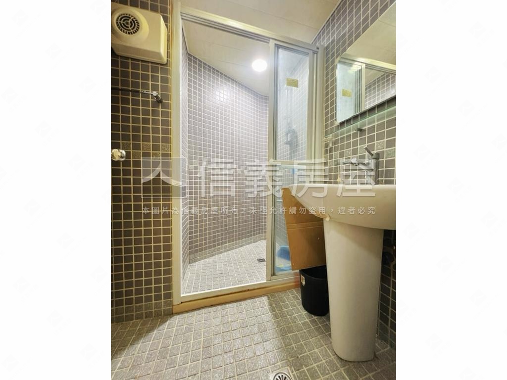 低總價博愛街高樓採光套房房屋室內格局與周邊環境
