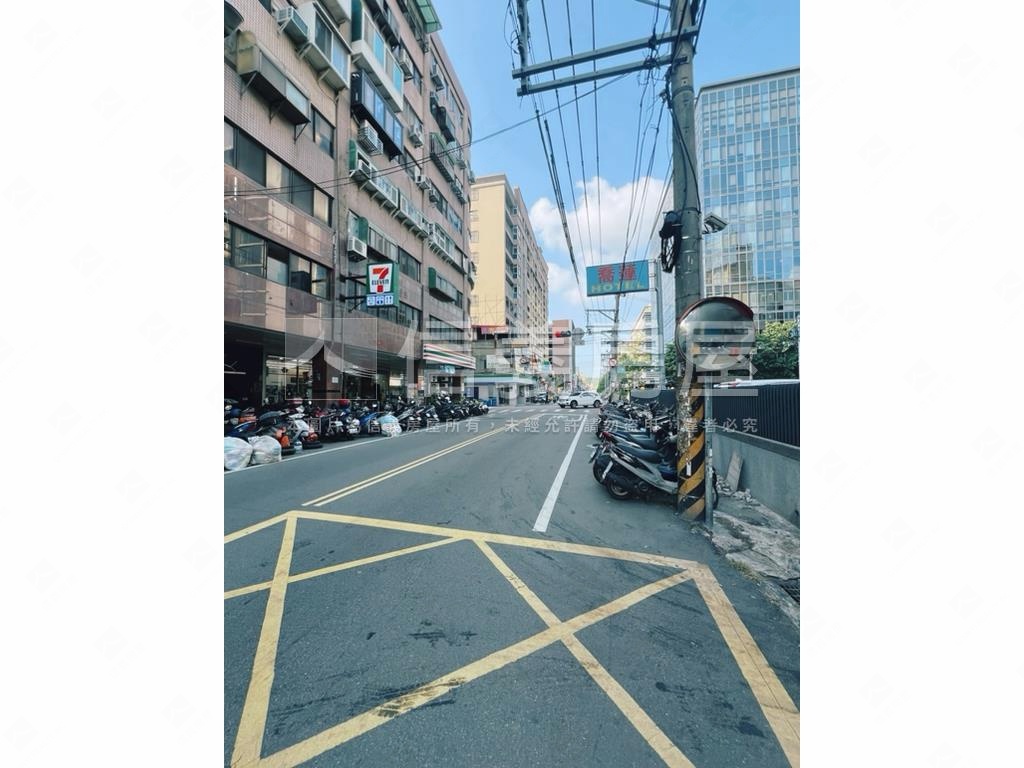 低總價博愛街高樓採光套房房屋室內格局與周邊環境