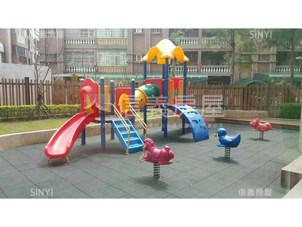 凰居視野採光四房雙車位房屋室內格局與周邊環境