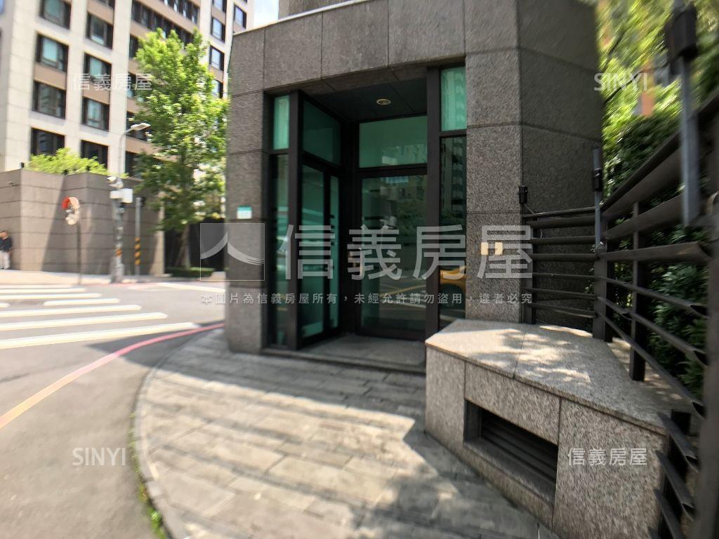 奧之細道車位房屋室內格局與周邊環境