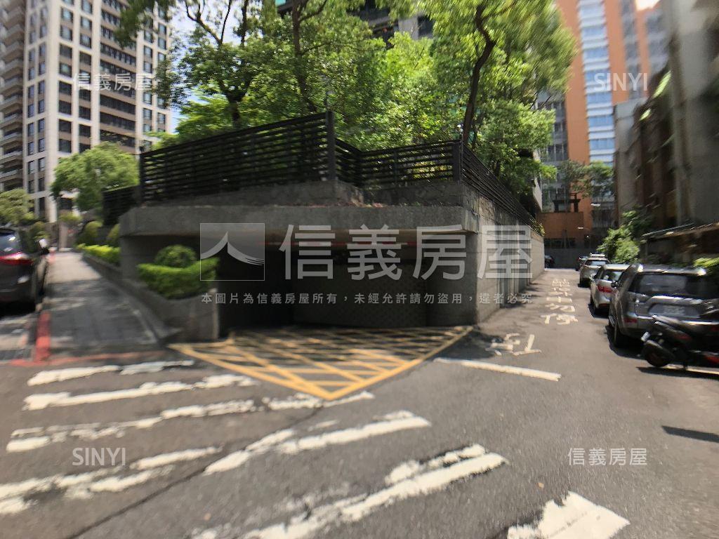 奧之細道車位房屋室內格局與周邊環境