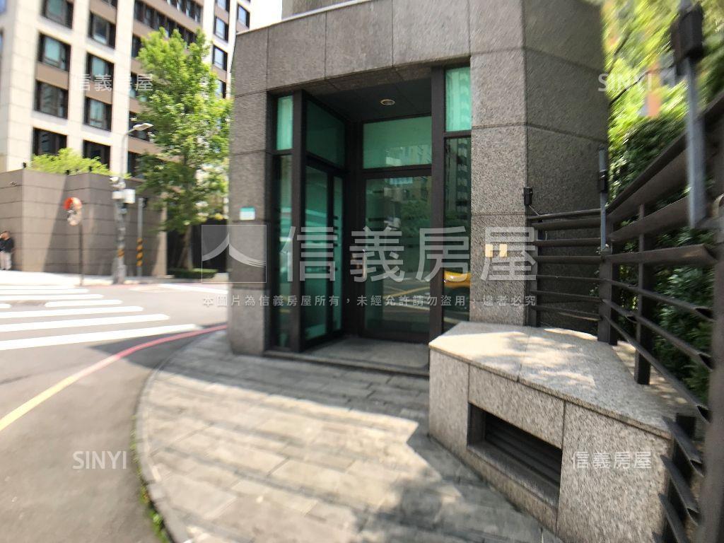 奧之細道車位房屋室內格局與周邊環境