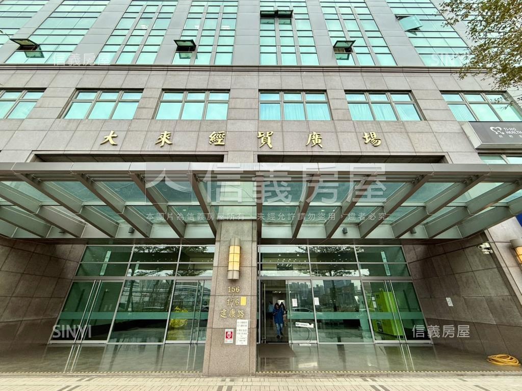 大來經貿邊間廠辦雙車位房屋室內格局與周邊環境