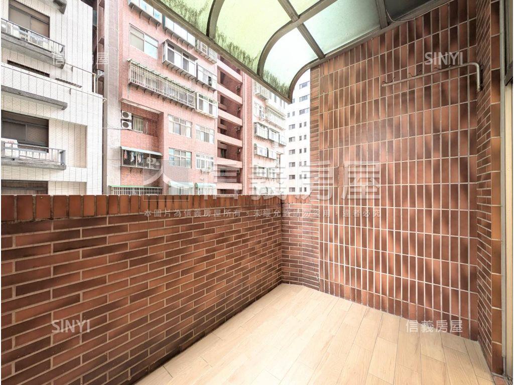 九揚吉品近捷運露臺美屋房屋室內格局與周邊環境