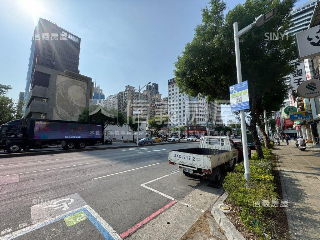 誠售巨蛋黃金土地房屋室內格局與周邊環境