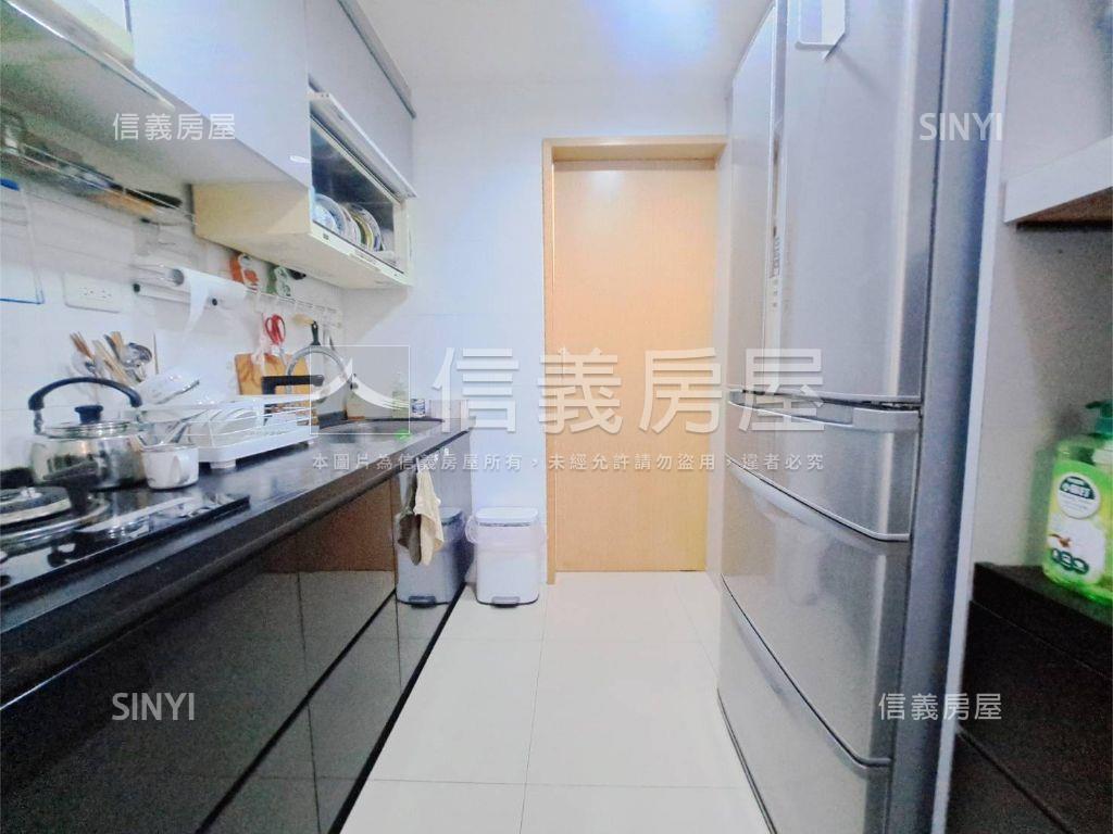 映月高樓三房車位房屋室內格局與周邊環境