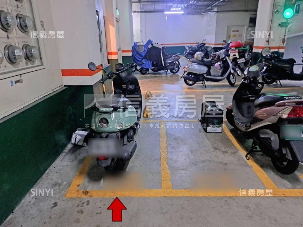 映月高樓三房車位房屋室內格局與周邊環境