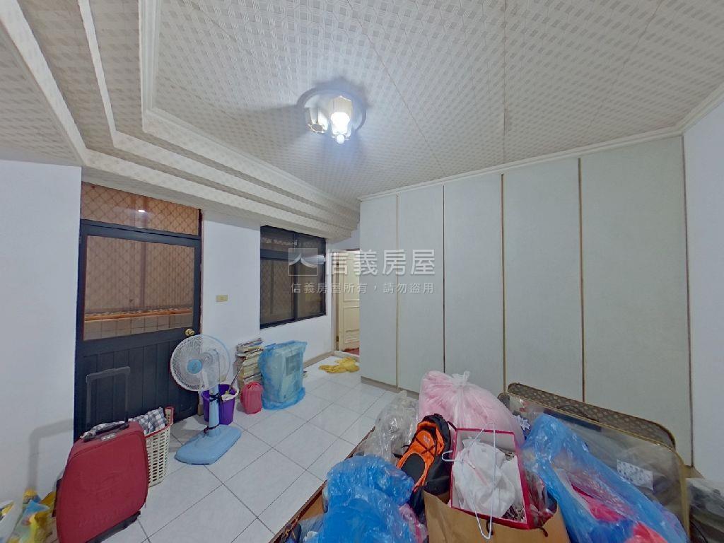 育英街電梯華廈房屋室內格局與周邊環境