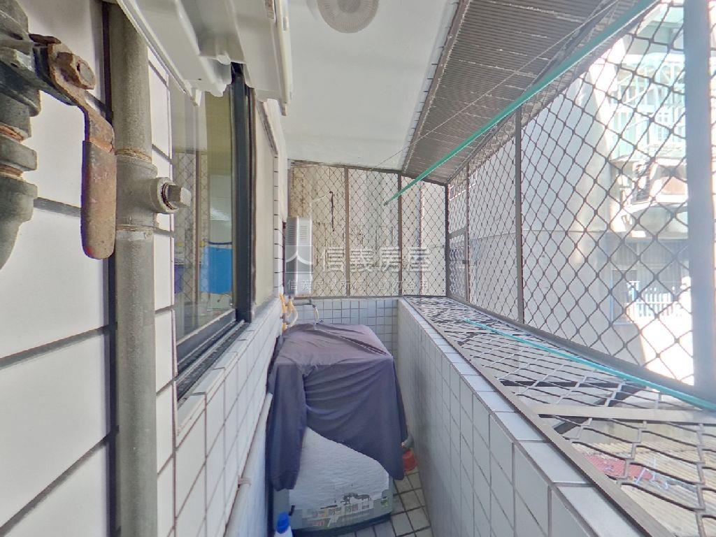 育英街電梯華廈房屋室內格局與周邊環境