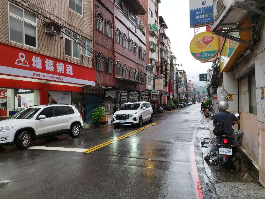育英街電梯華廈房屋室內格局與周邊環境