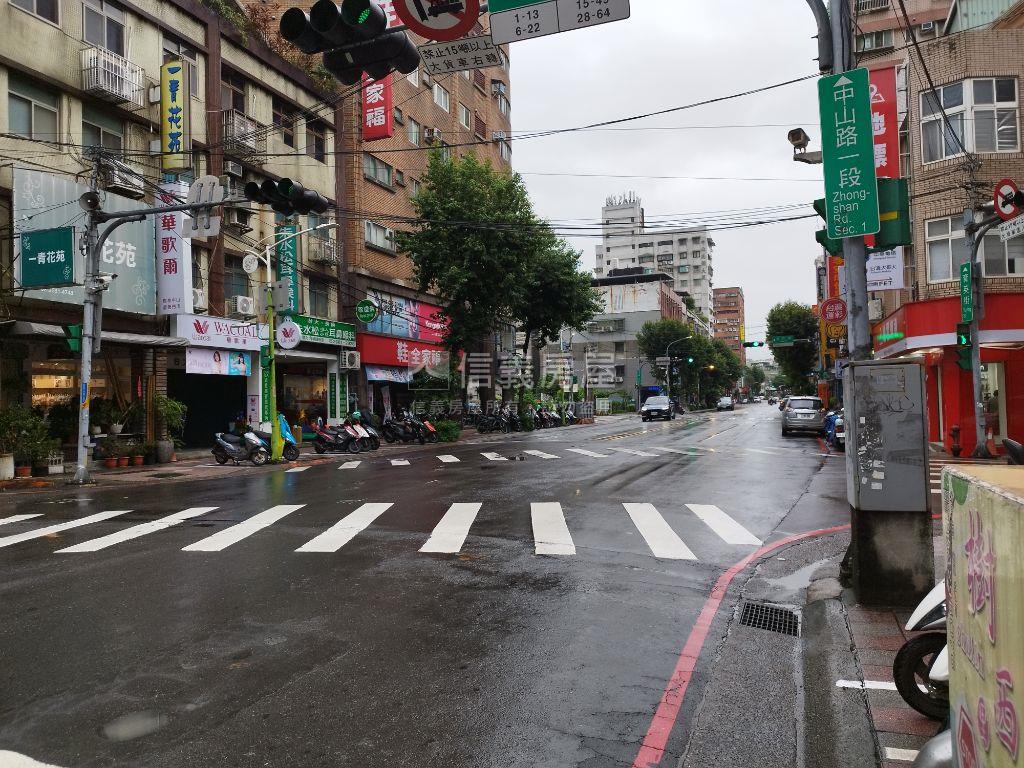 育英街電梯華廈房屋室內格局與周邊環境