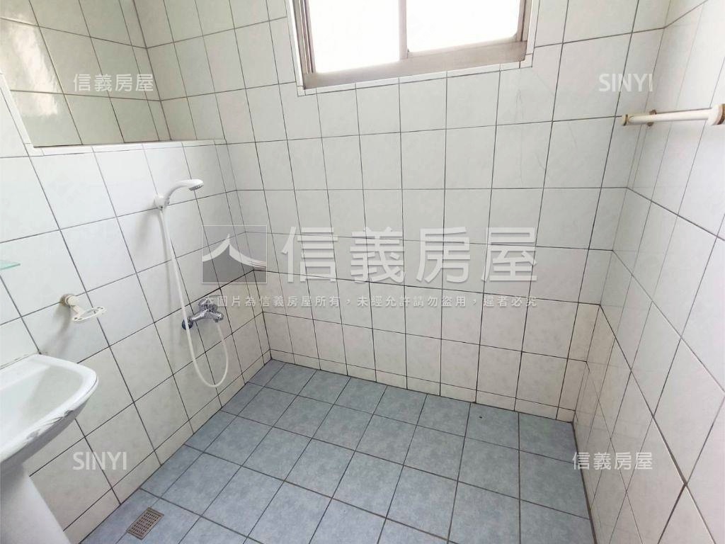 楠梓花園庭院人車分道美墅房屋室內格局與周邊環境