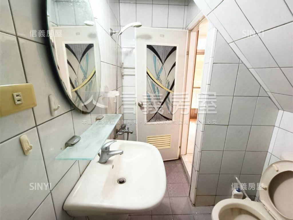 楠梓花園庭院人車分道美墅房屋室內格局與周邊環境