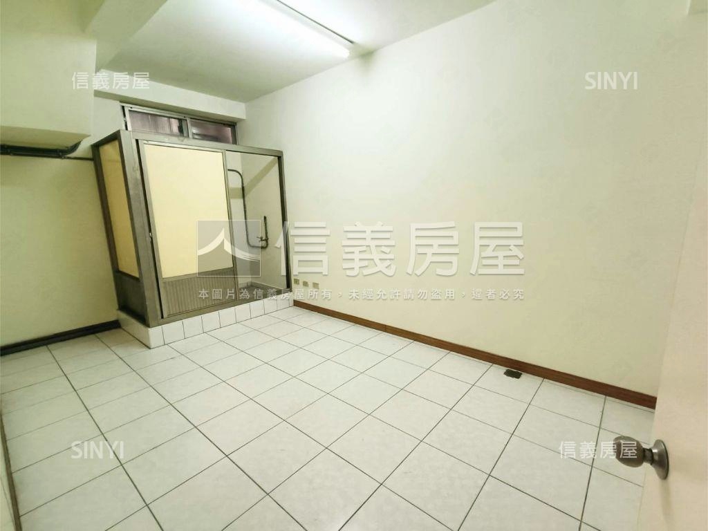 楠梓花園庭院人車分道美墅房屋室內格局與周邊環境