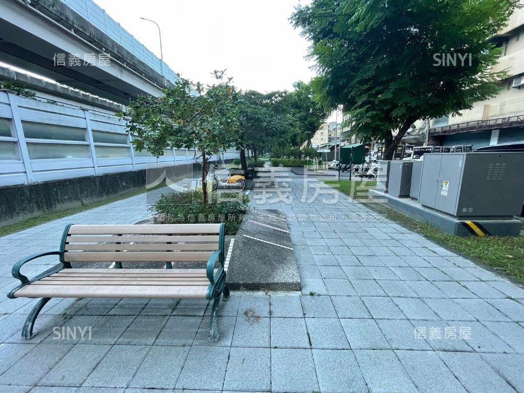 南京東雙面臨路土地房屋室內格局與周邊環境