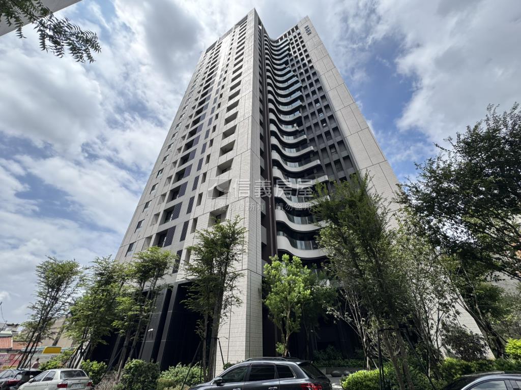 富宇藏富樹梢視野三房平車房屋室內格局與周邊環境