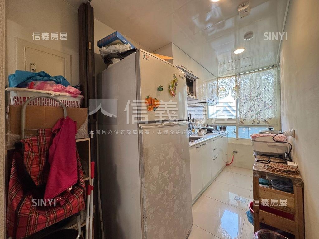 專任都會名廈美三房車位房屋室內格局與周邊環境