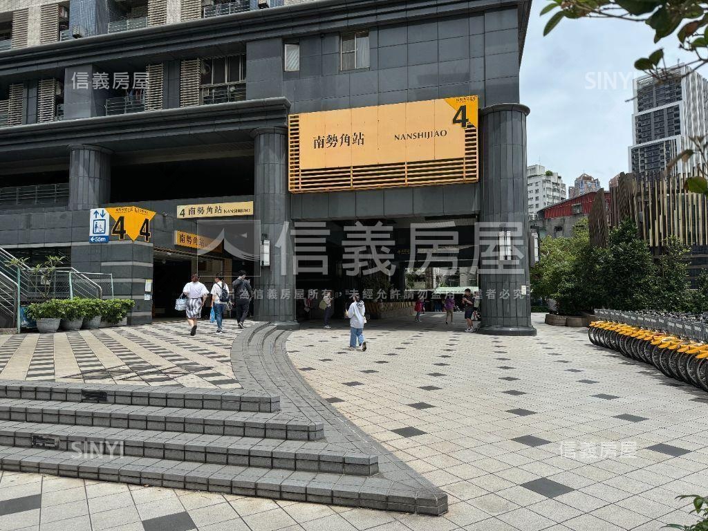 太陽帝國平面車位房屋室內格局與周邊環境