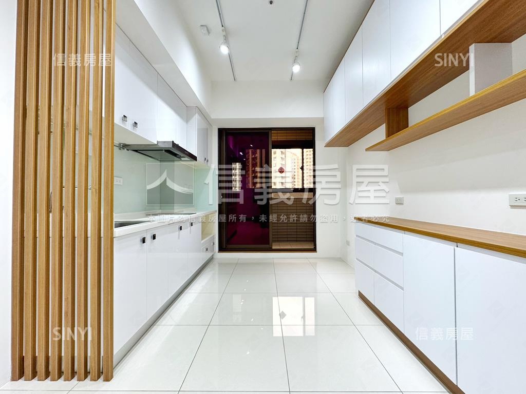 『弘暉大苑』高樓二房車位房屋室內格局與周邊環境