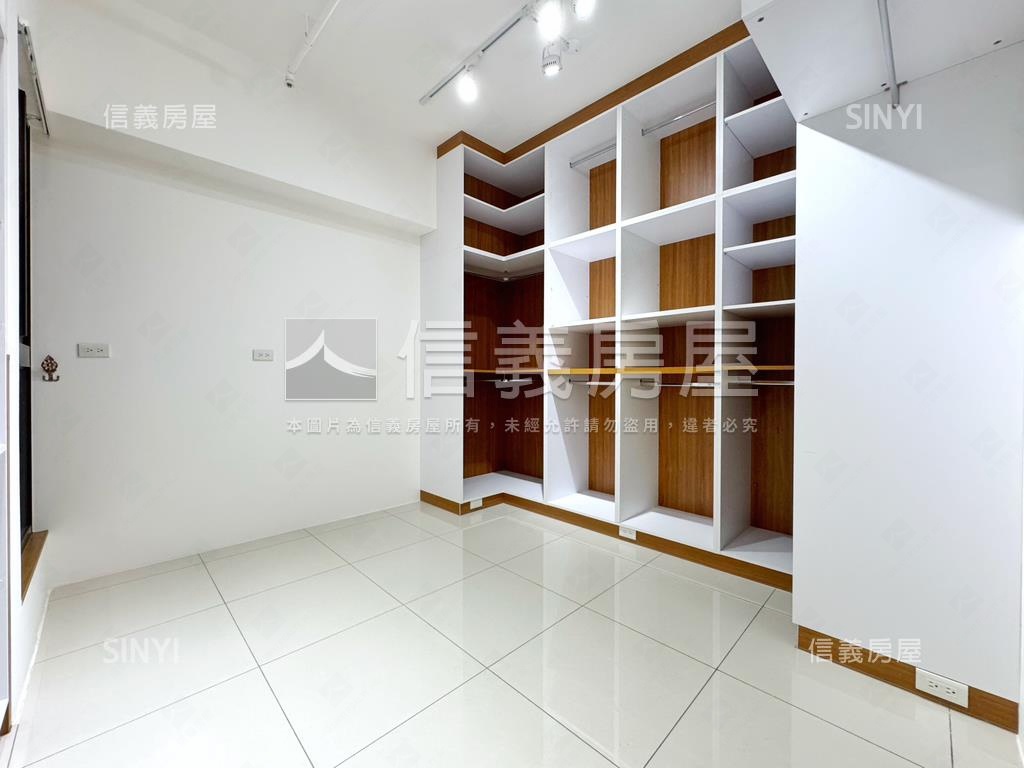 『弘暉大苑』高樓二房車位房屋室內格局與周邊環境