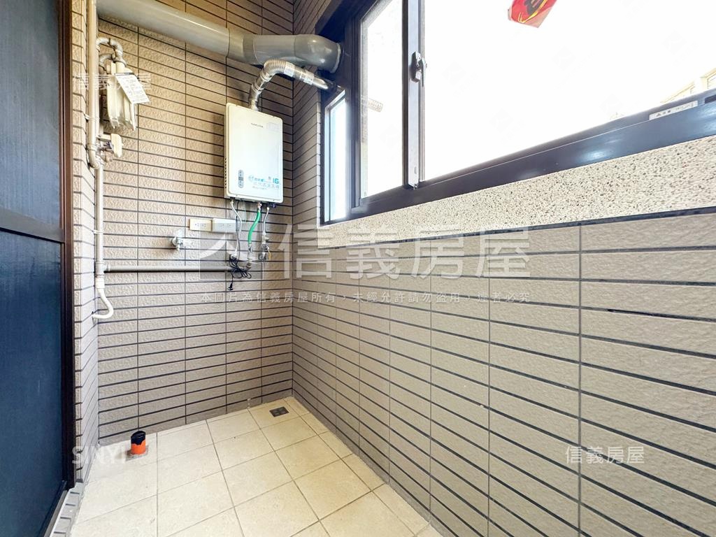 『弘暉大苑』高樓二房車位房屋室內格局與周邊環境