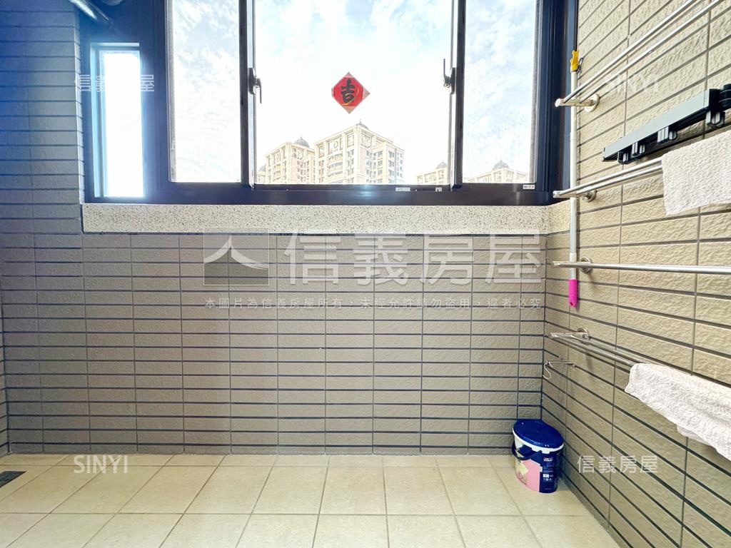 『弘暉大苑』高樓二房車位房屋室內格局與周邊環境