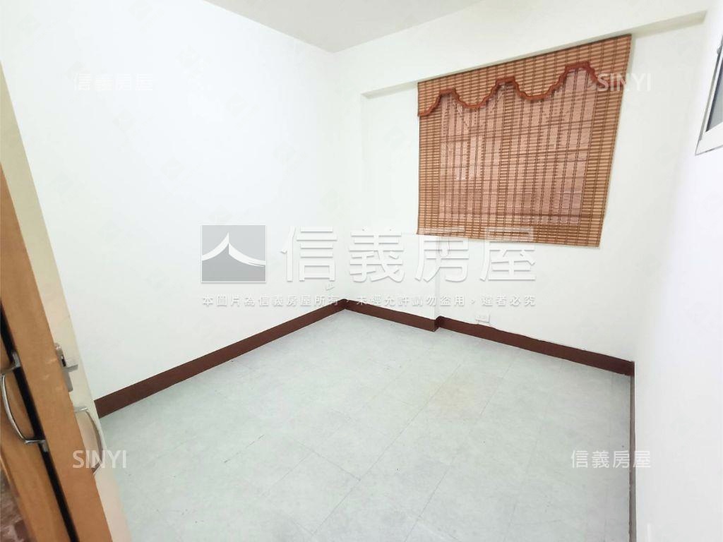 楠科邊間三面採光優美車墅房屋室內格局與周邊環境