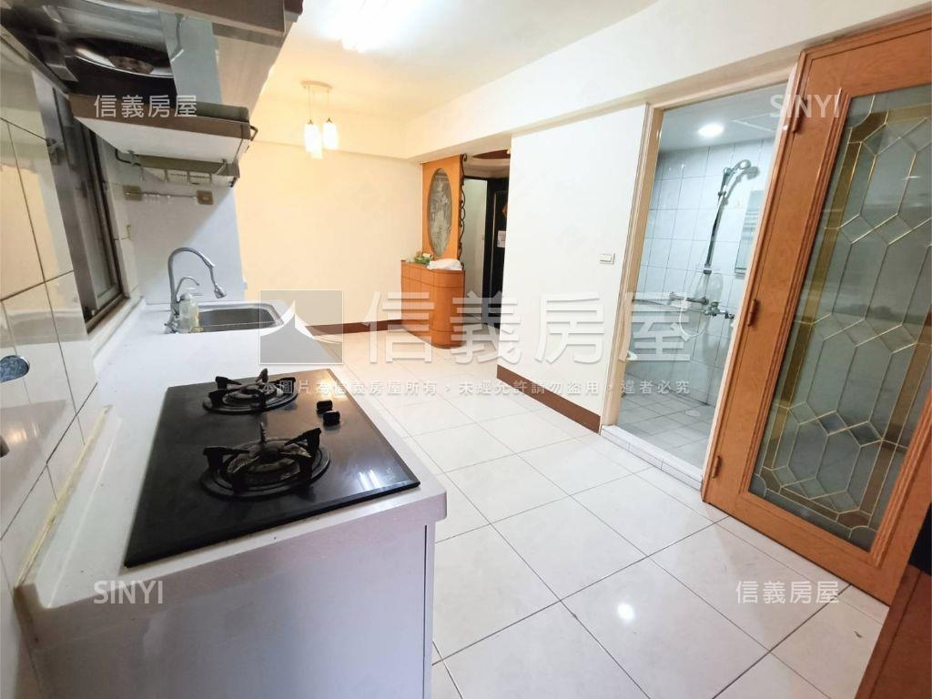 楠科邊間三面採光優美車墅房屋室內格局與周邊環境