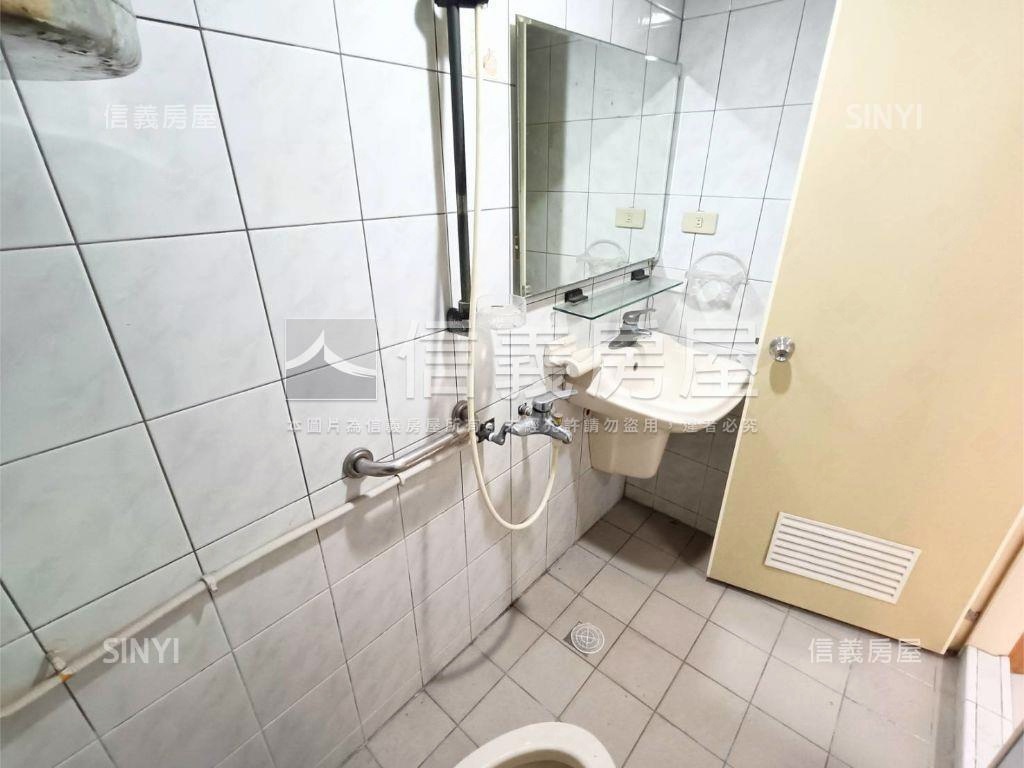 楠科邊間三面採光優美車墅房屋室內格局與周邊環境