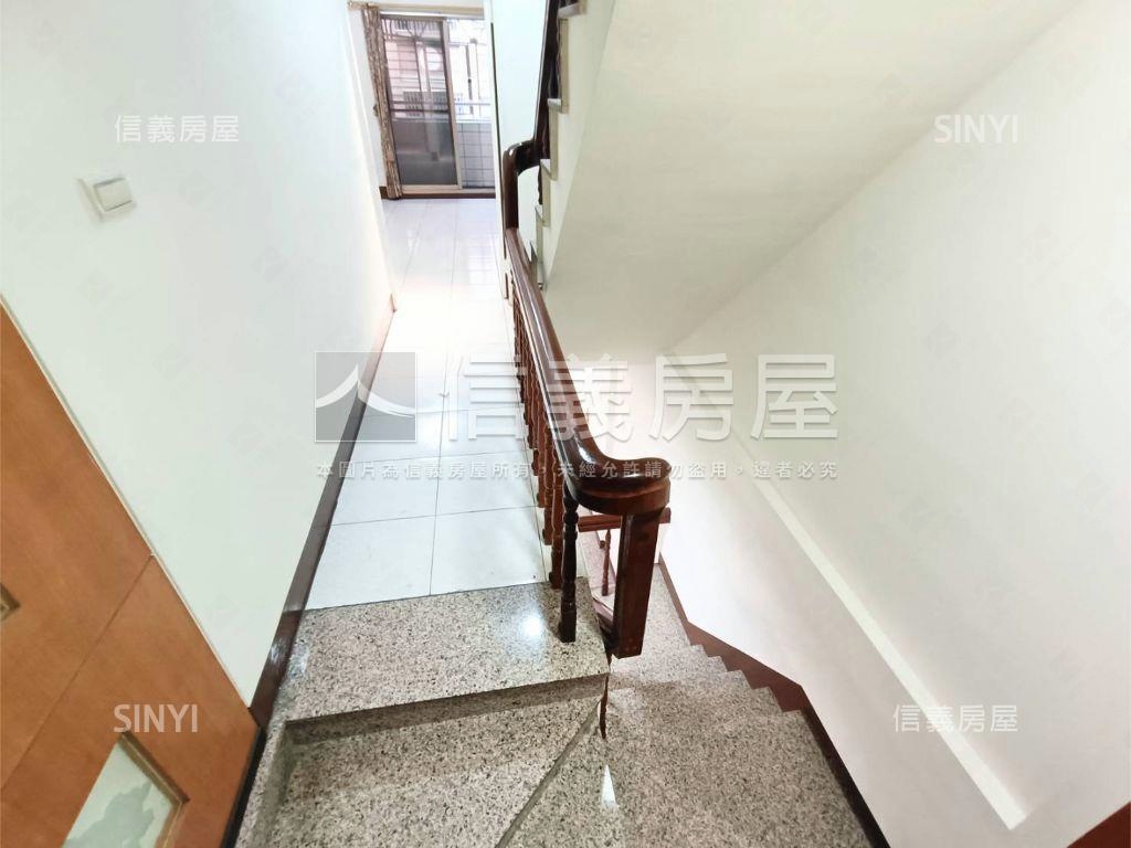 楠科邊間三面採光優美車墅房屋室內格局與周邊環境