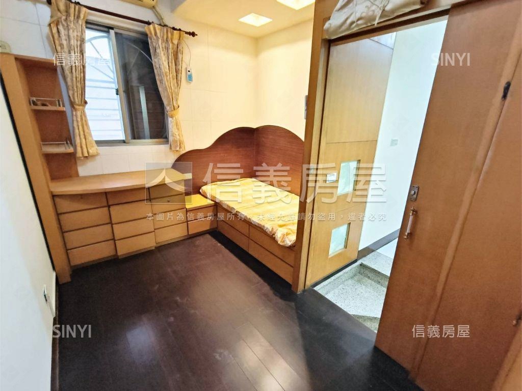 楠科邊間三面採光優美車墅房屋室內格局與周邊環境