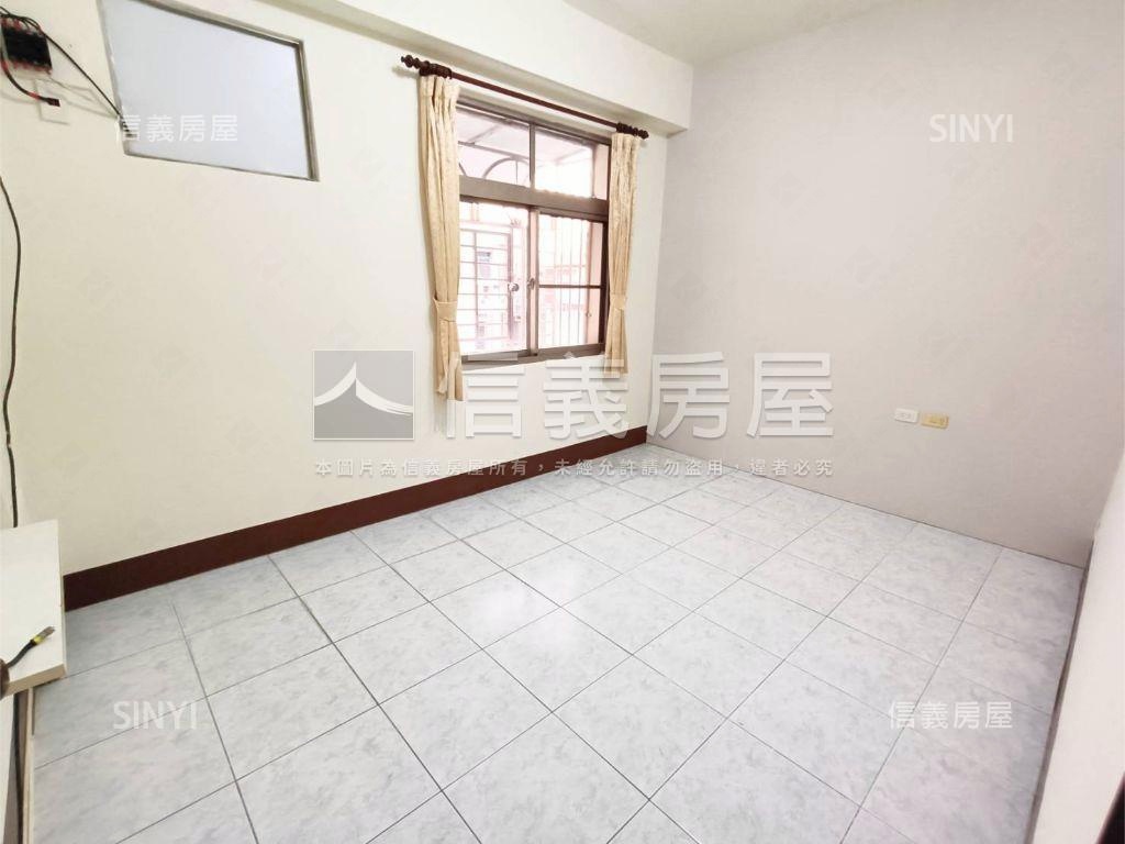 楠科邊間三面採光優美車墅房屋室內格局與周邊環境