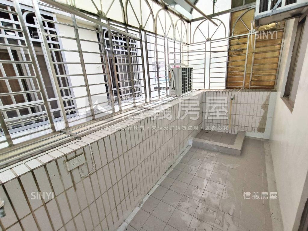 楠科邊間三面採光優美車墅房屋室內格局與周邊環境