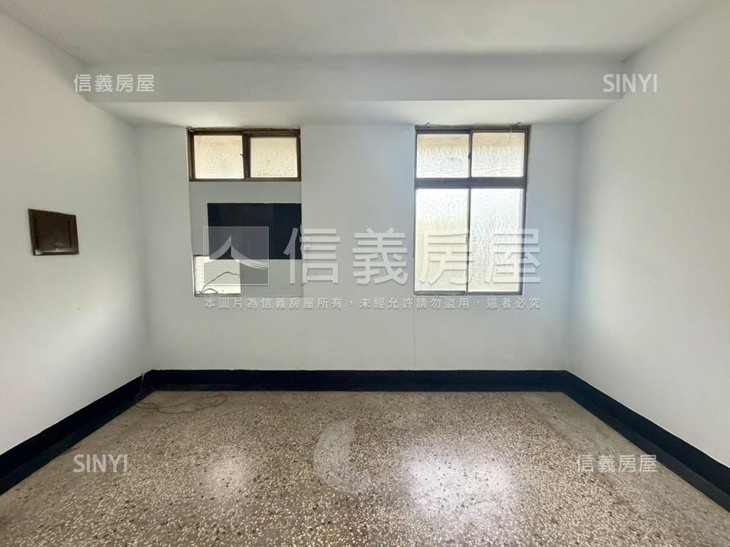 北區近公園傳統透天房屋室內格局與周邊環境