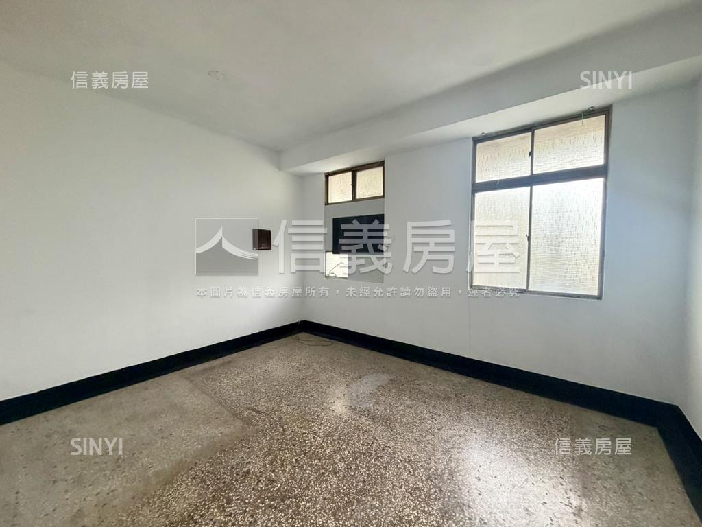 北區近公園傳統透天房屋室內格局與周邊環境