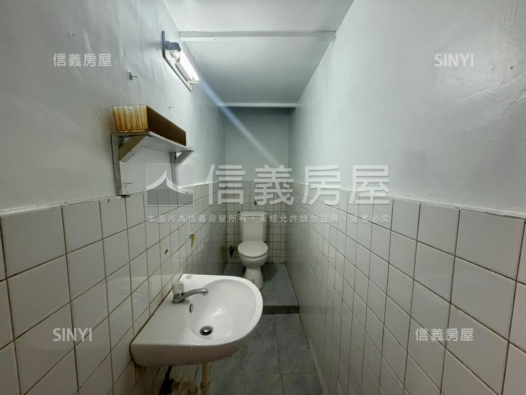 北區近公園傳統透天房屋室內格局與周邊環境