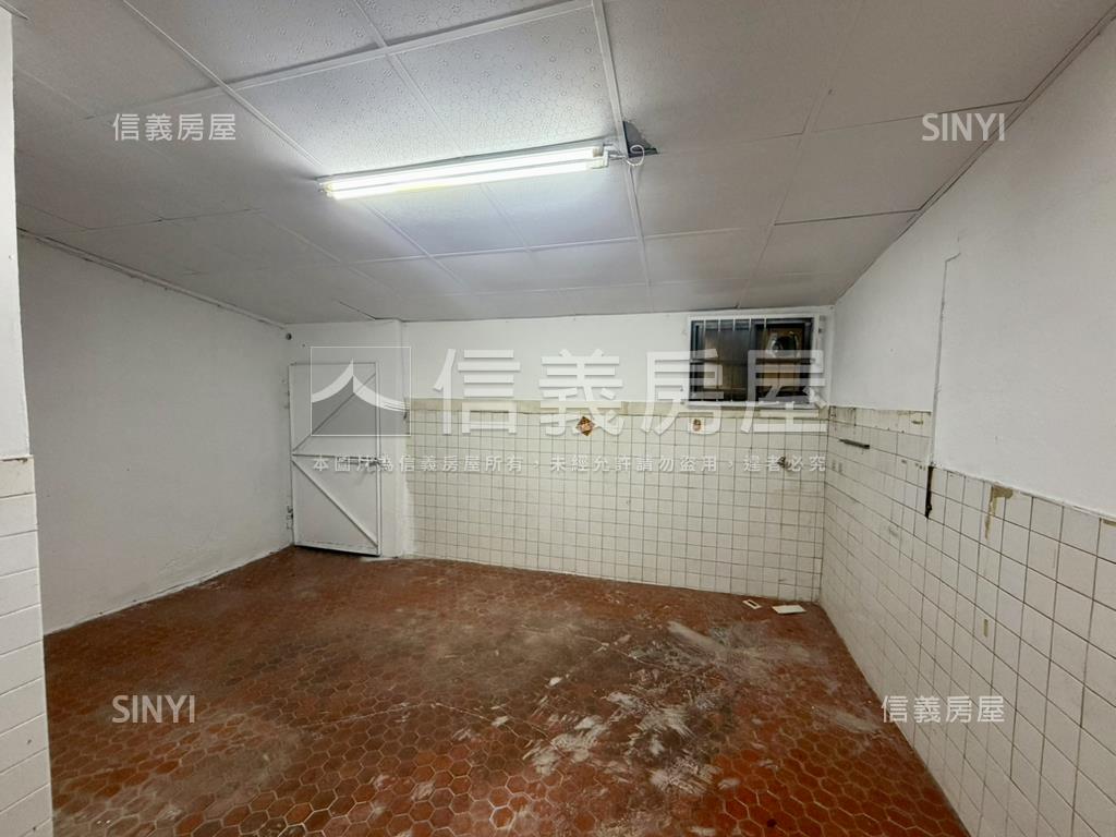 北區近公園傳統透天房屋室內格局與周邊環境