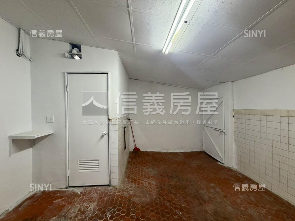 北區近公園傳統透天房屋室內格局與周邊環境