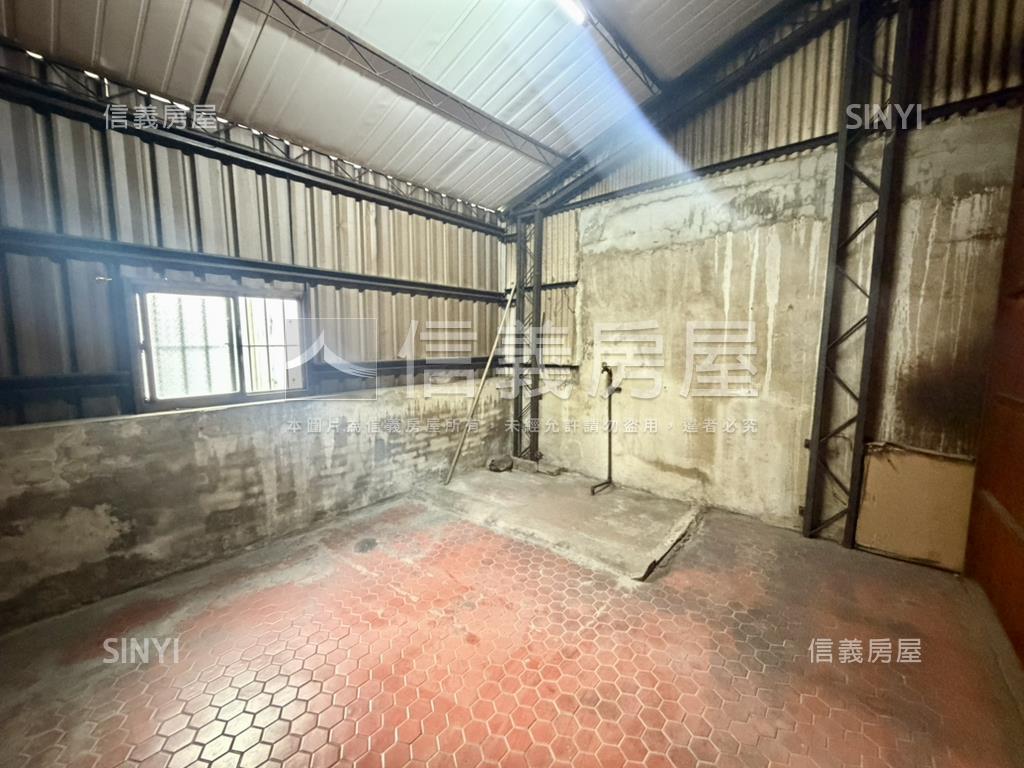北區近公園傳統透天房屋室內格局與周邊環境