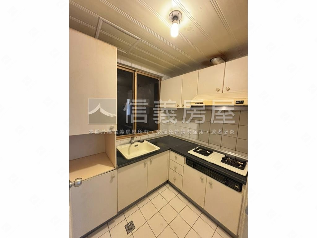 鶴馨居小資美三房房屋室內格局與周邊環境