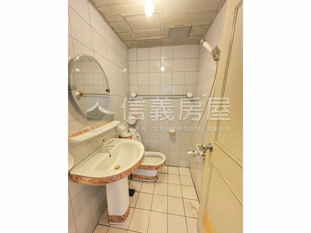 鶴馨居小資美三房房屋室內格局與周邊環境