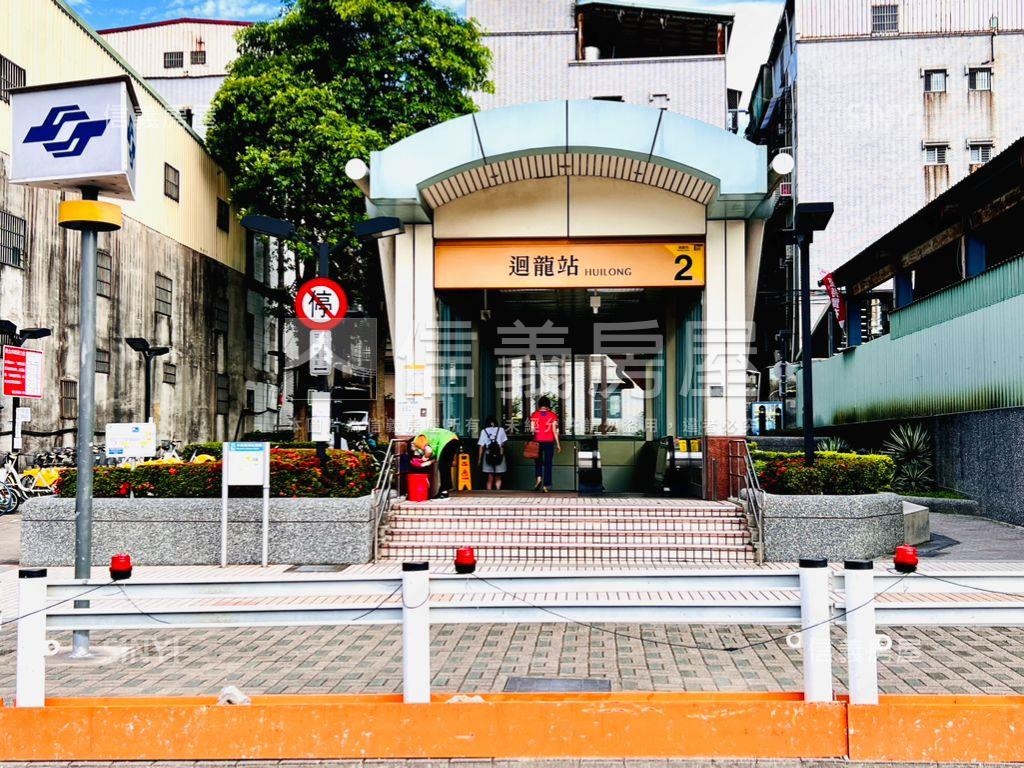 專任捷運頂樓大空間房屋室內格局與周邊環境