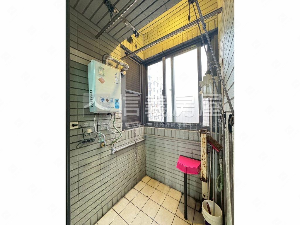 蒂芬尼美裝潢邊間兩房房屋室內格局與周邊環境