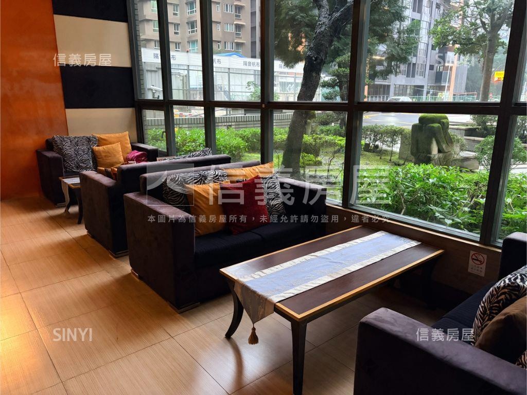 蒂芬尼美裝潢邊間兩房房屋室內格局與周邊環境