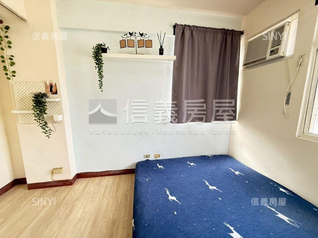 次頂樓三面採光文教新城房屋室內格局與周邊環境