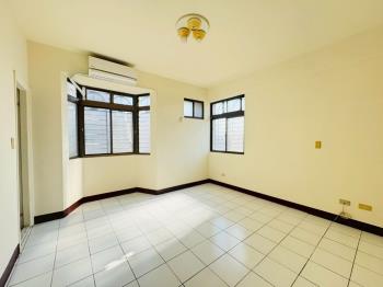 次頂樓三面採光文教新城