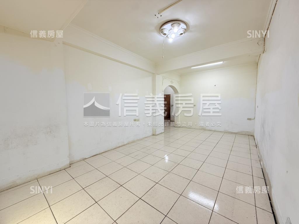 大觀黃金方正二樓房屋室內格局與周邊環境