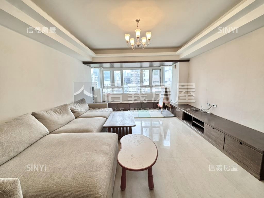 專任【世貿新城】大戶高樓房屋室內格局與周邊環境